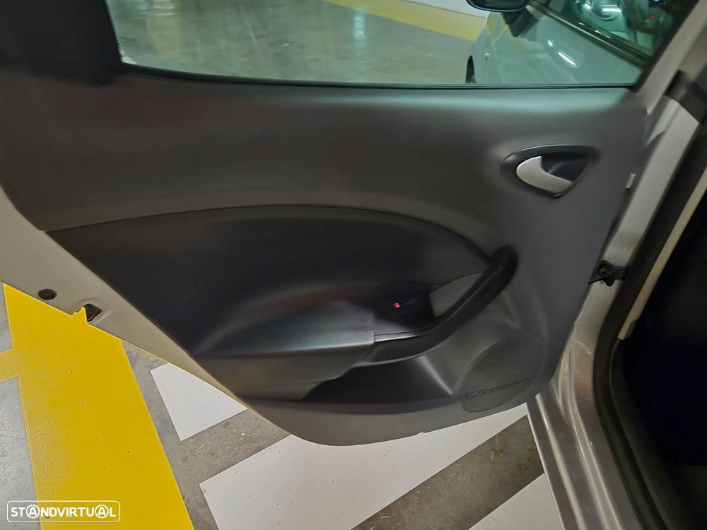 SEAT Ibiza 1.6 TDI Copa DPF - 23