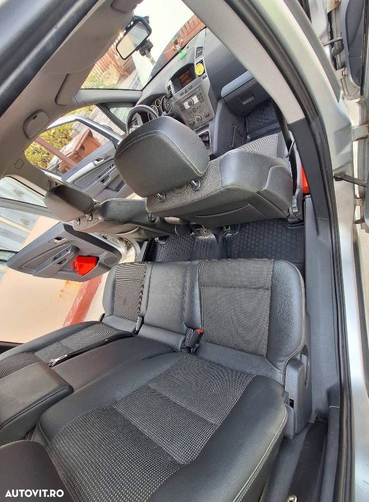 Opel Zafira - 10