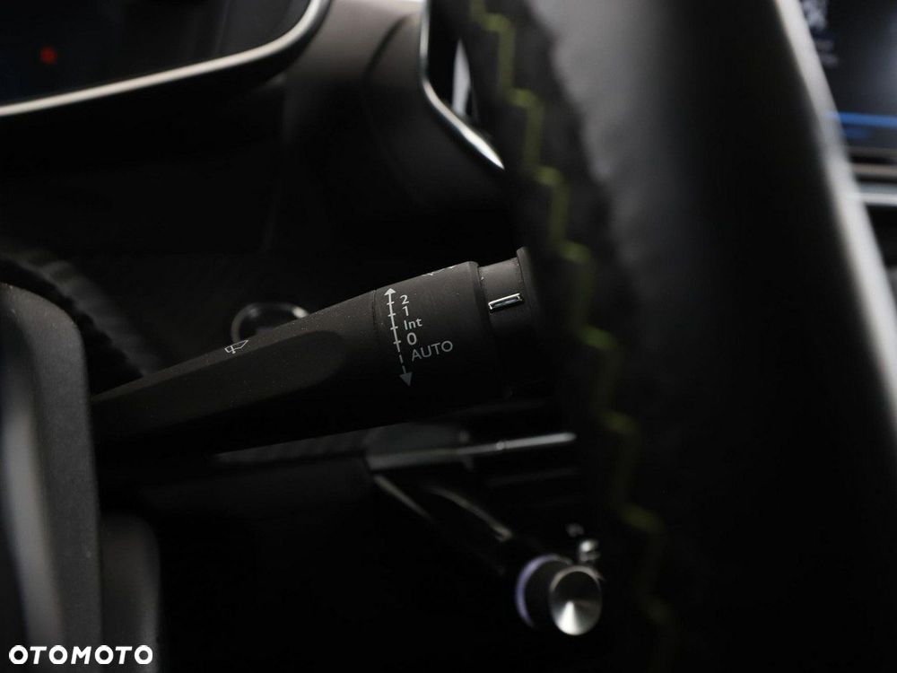 Peugeot 2008 1.2 PureTech GT Line S&S - 32