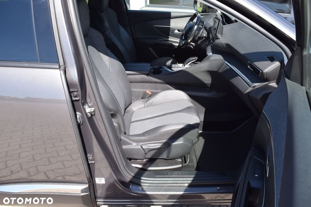 Peugeot 3008 225 e-EAT8 Allure - 21