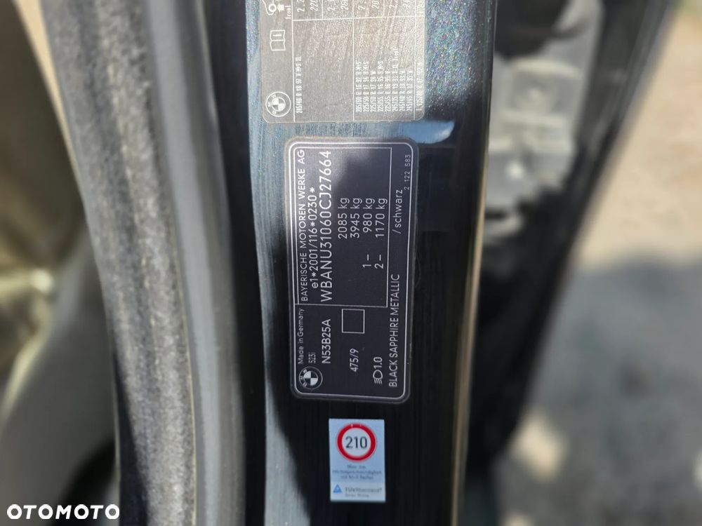 BMW Seria 5 523i - 27