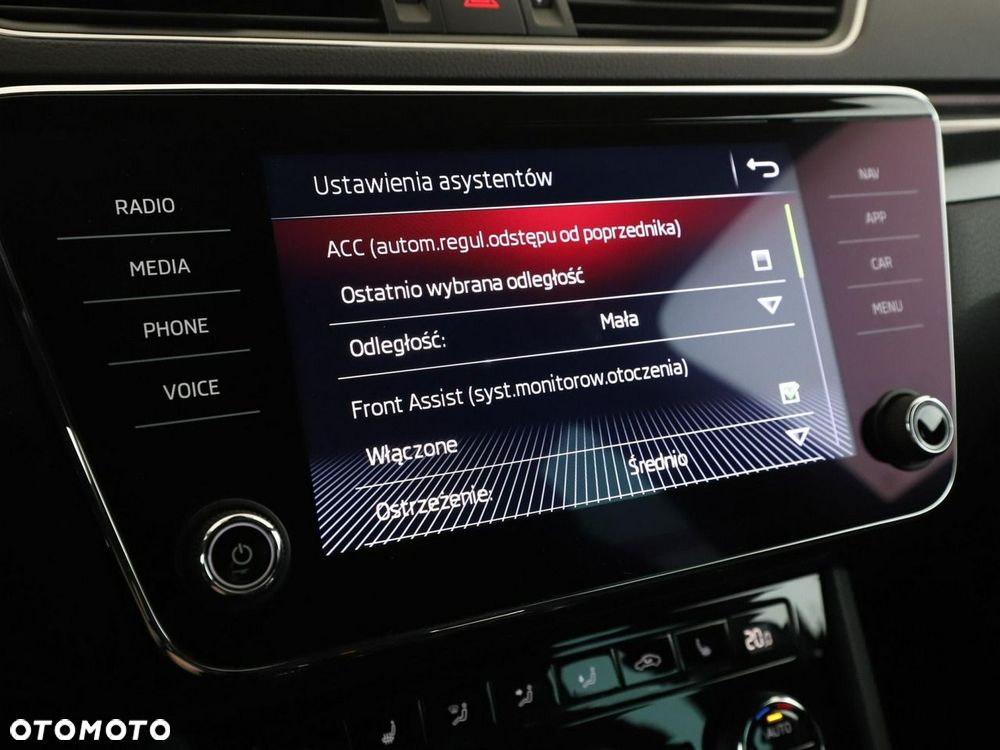 Skoda Superb 2.0 TDI DSG Sportline - 26