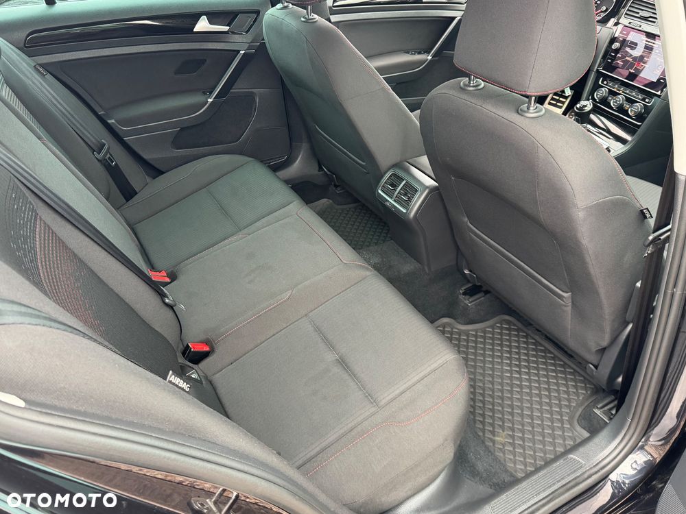 Volkswagen Golf 1.6 TDI Sound - 30