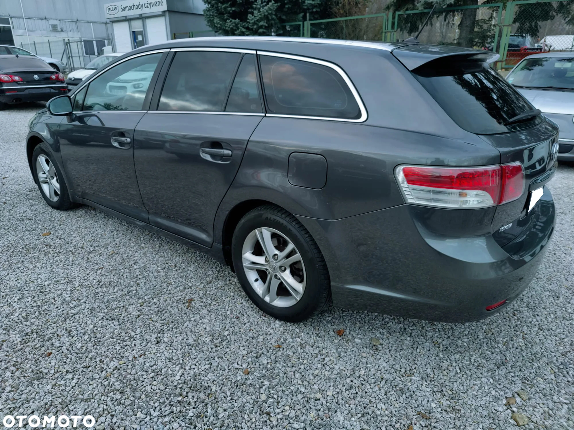 Toyota Avensis - 18