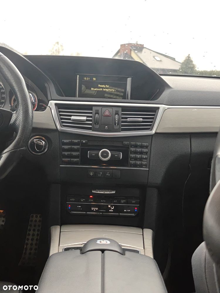 Mercedes-Benz Klasa E 350 CDI DPF BlueEFFICIENCY 7G-TRONIC Avantgarde - 14