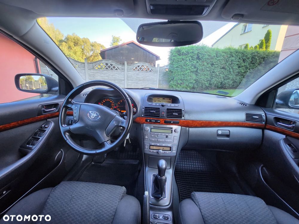 Toyota Avensis - 7