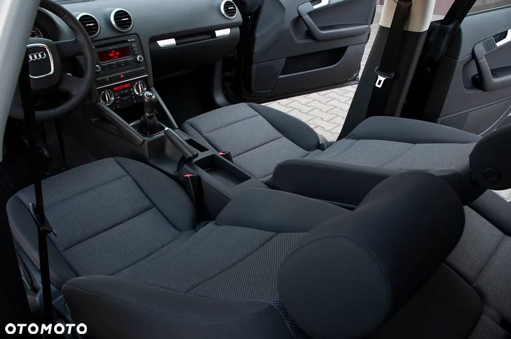 Audi A3 Sportback 1.6 Attraction - 27