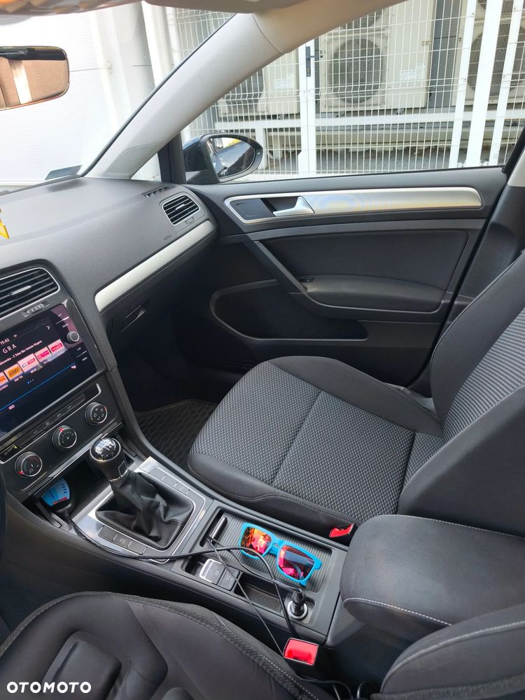 Volkswagen Golf 1.0 TSI BMT Comfortline - 17