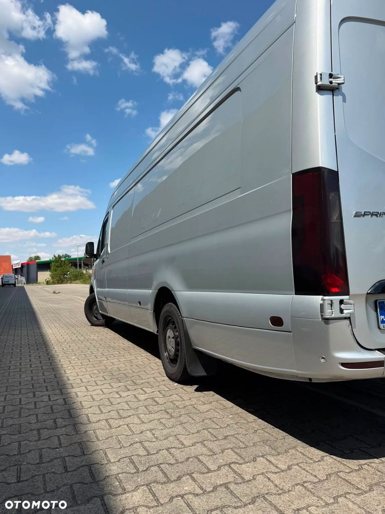 Mercedes-Benz Sprinter - 20