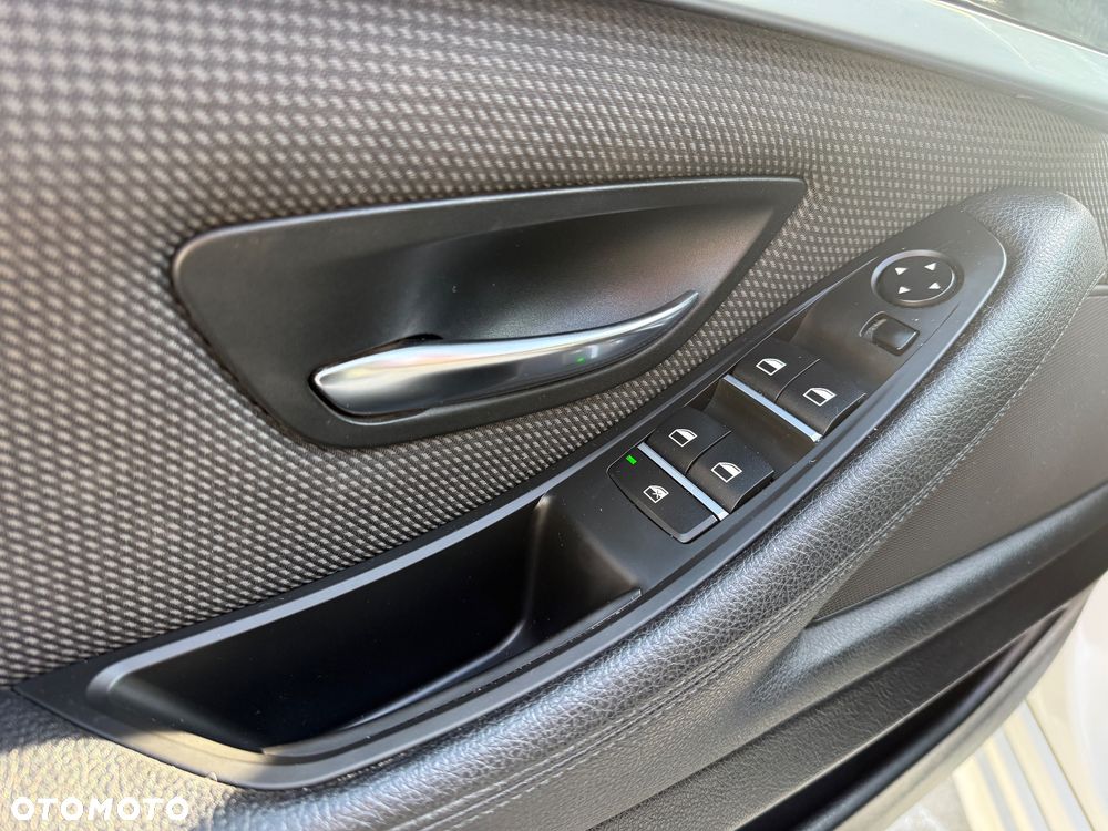 BMW Seria 5 523i - 19