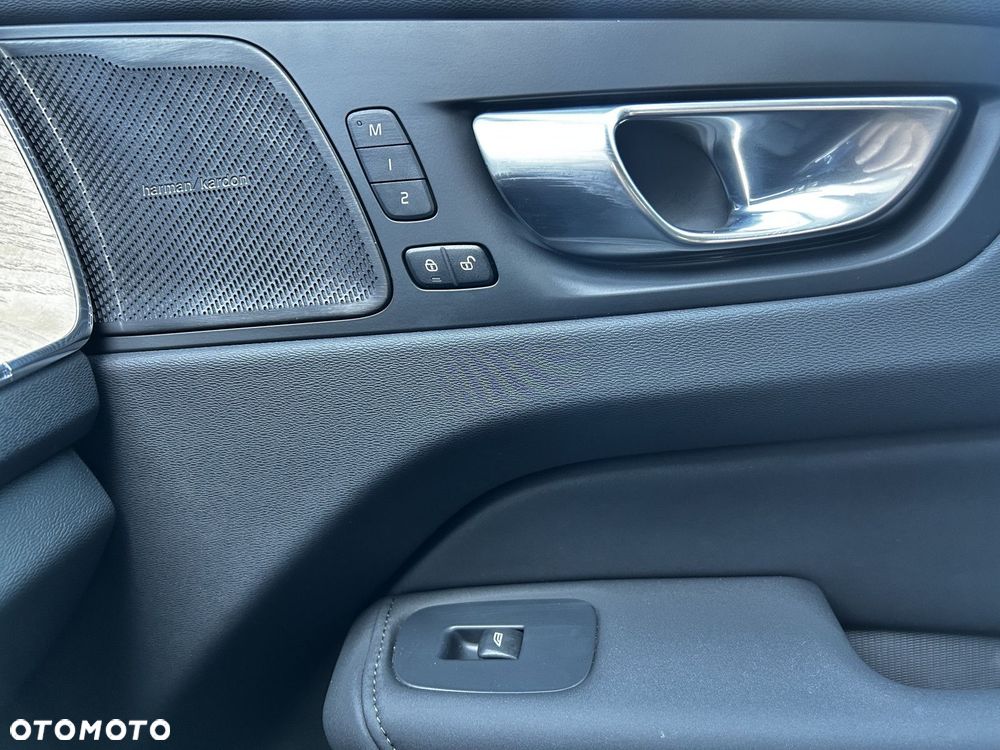 Volvo XC 60 - 21