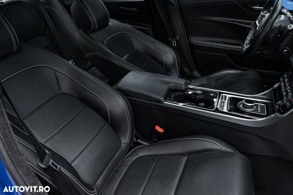 Jaguar XE 20d Aut. R-Sport - 38
