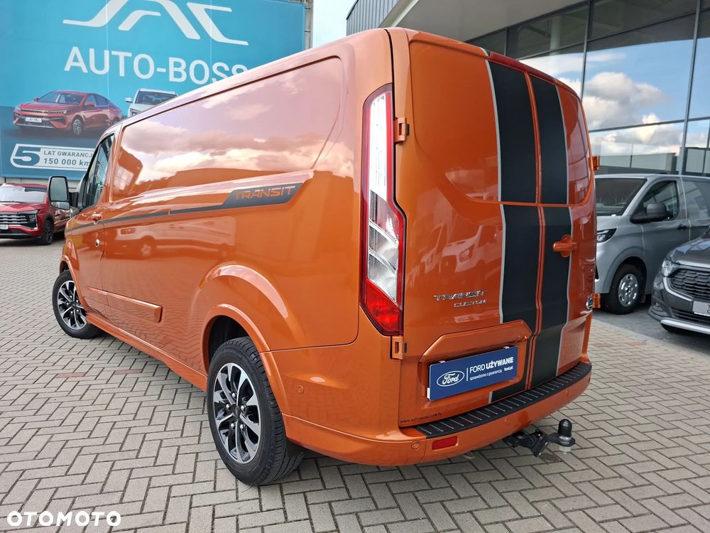 Ford Custom - 8