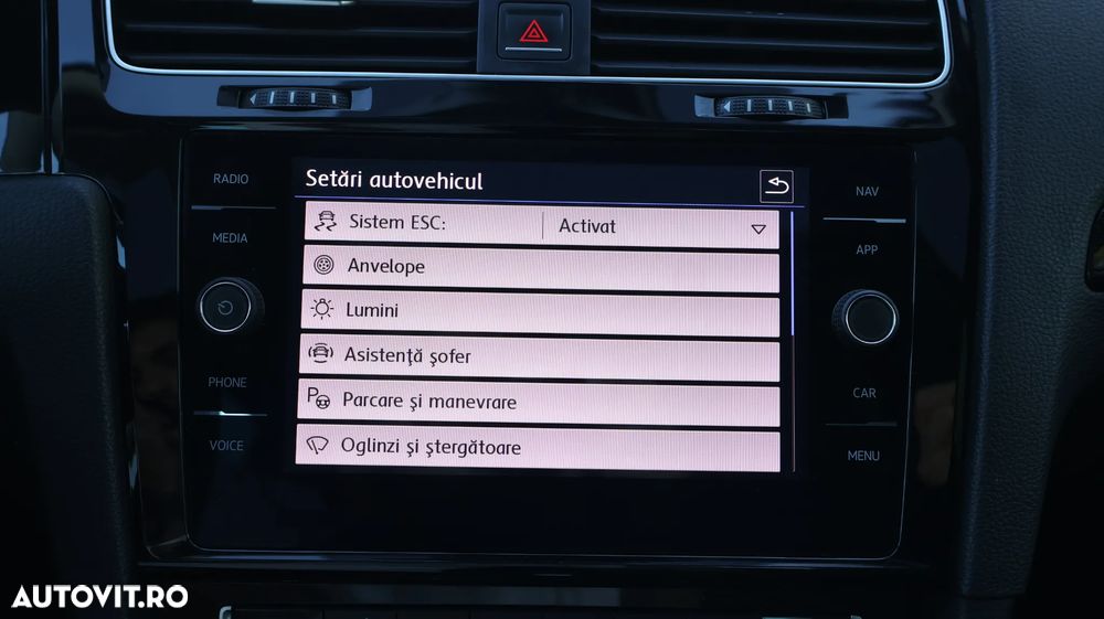 Volkswagen Golf 1.5 TSI ACT DSG Sound - 24
