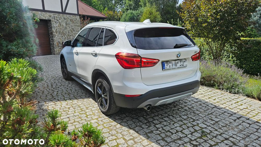 BMW X1 sDrive18i xLine - 3