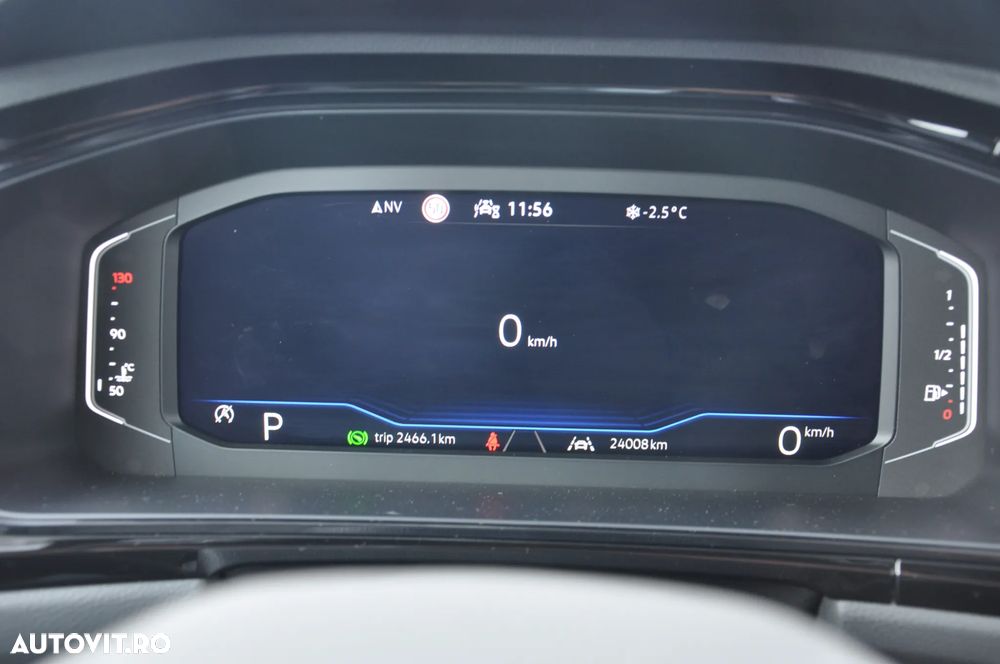 Volkswagen T-Roc - 17