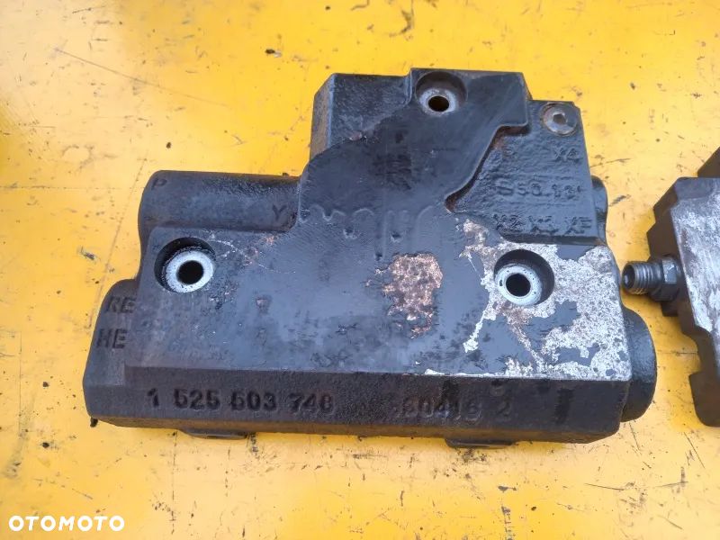 Sekcje hydrauliczne rozdzielacz Deutz Fahr Agrotron 7250 TTV - 15