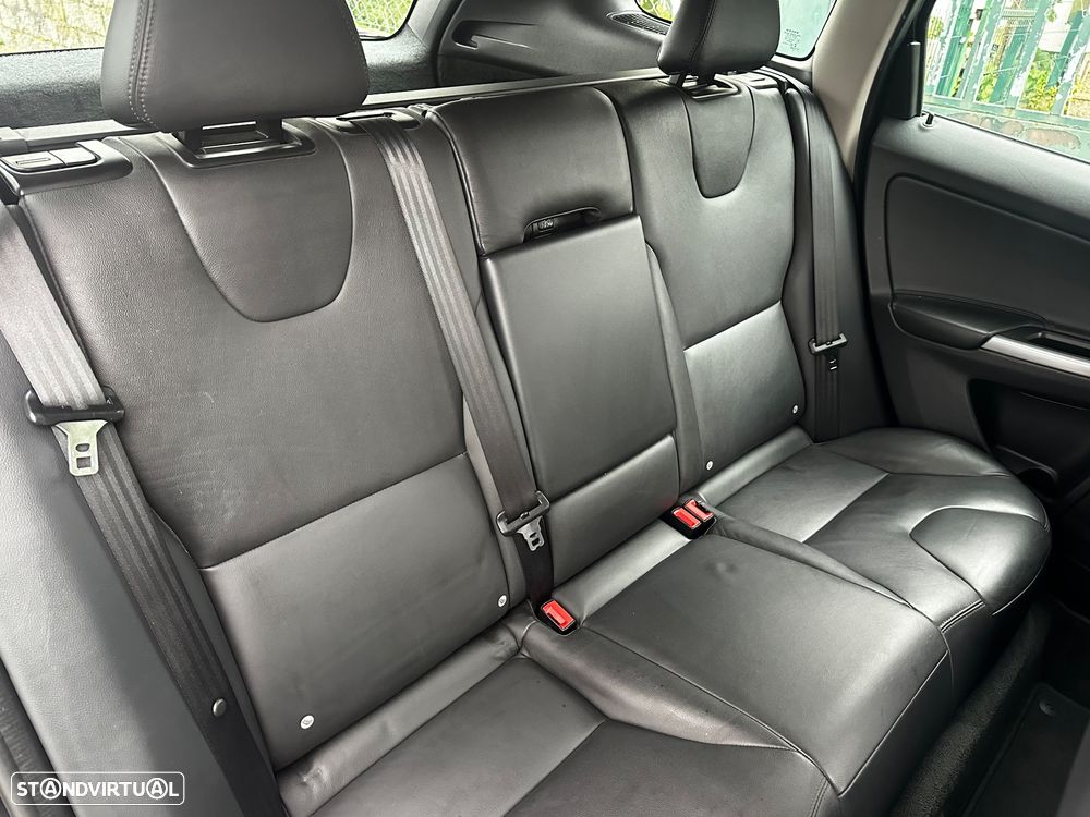 Volvo XC 60 D3 Geartronic Summum - 29