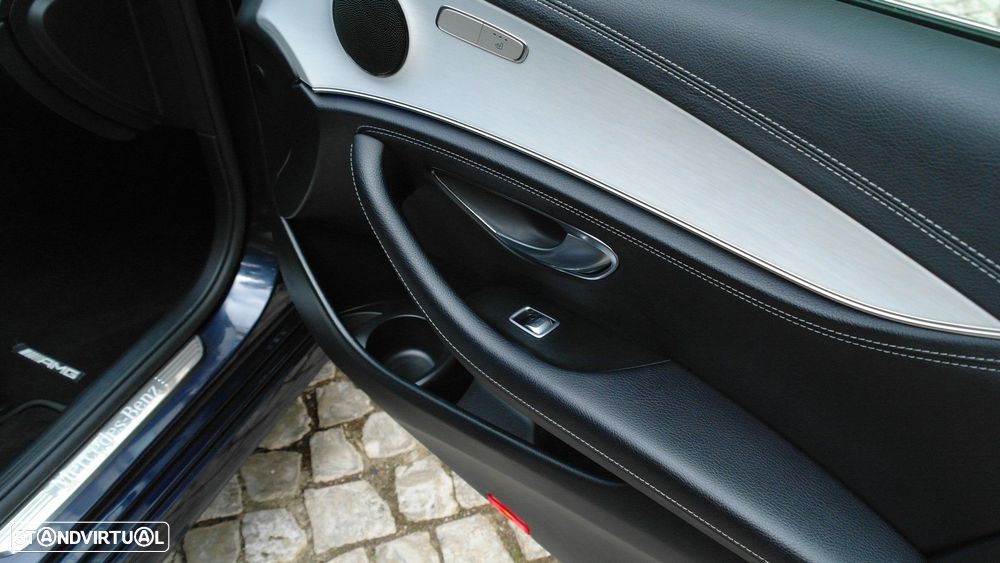 Mercedes-Benz E 300 de AMG Line - 33