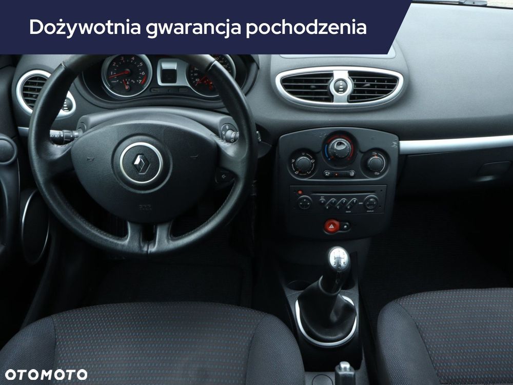 Renault Clio - 9