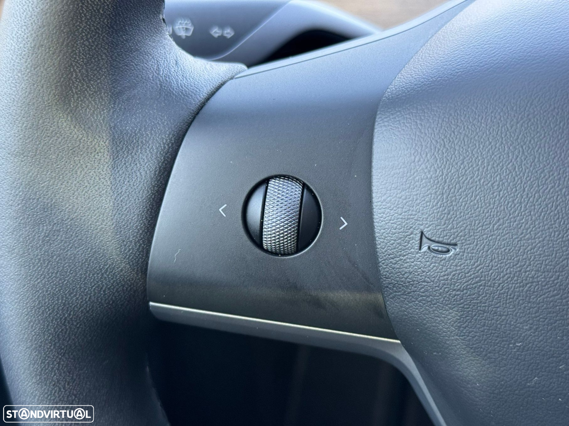 Tesla Model Y Long Range Tração Integral - 28