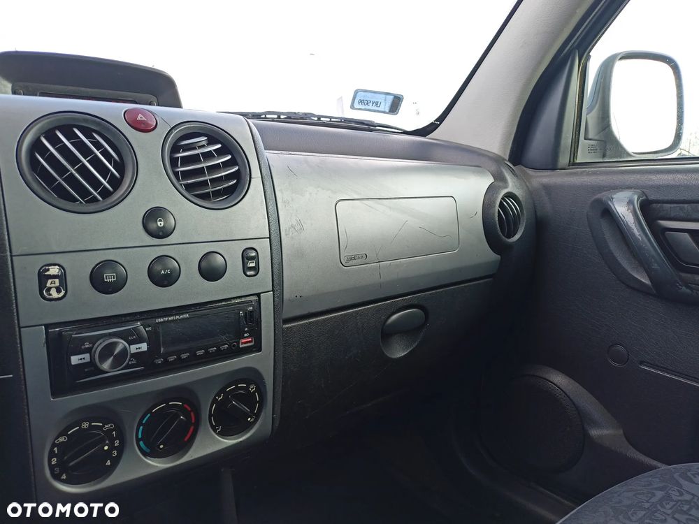 Peugeot Partner - 11