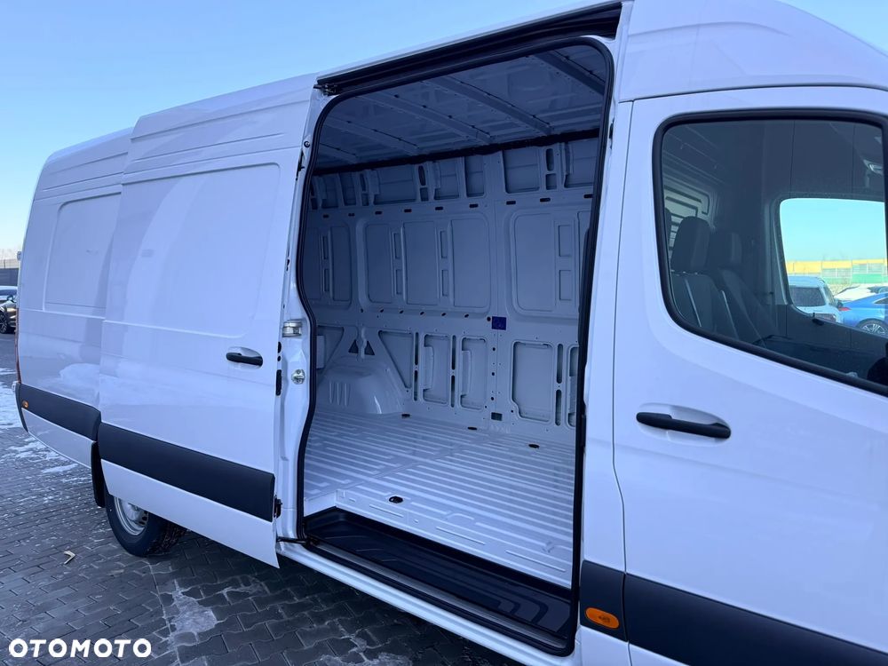 Mercedes-Benz Sprinter - 9