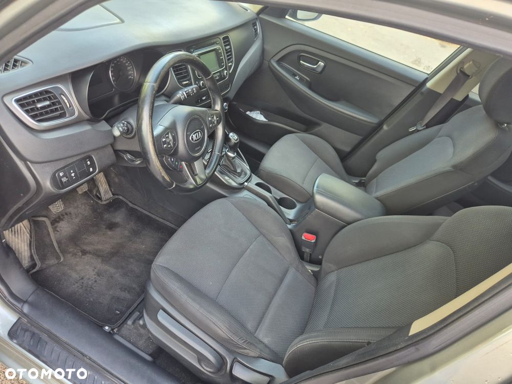 Kia Carens 1.6 GDI L 7os EU6 - 11