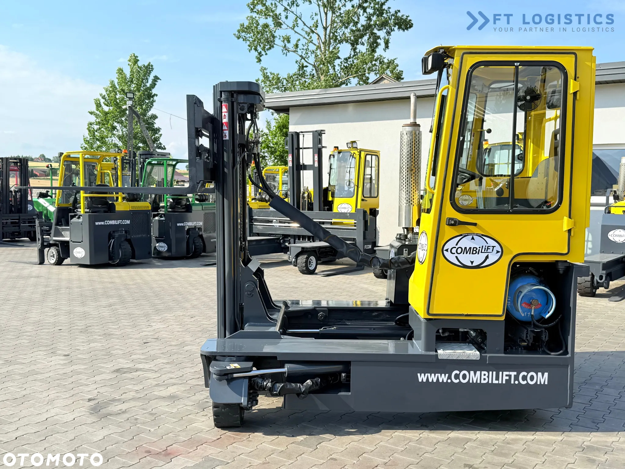 Combilift C3000 / GAS / TRIPLEX - 4900MM / JEDYNE 1537 MTH / POZYCJONER WIDEŁ / KABINA / JAK NOWY - 26