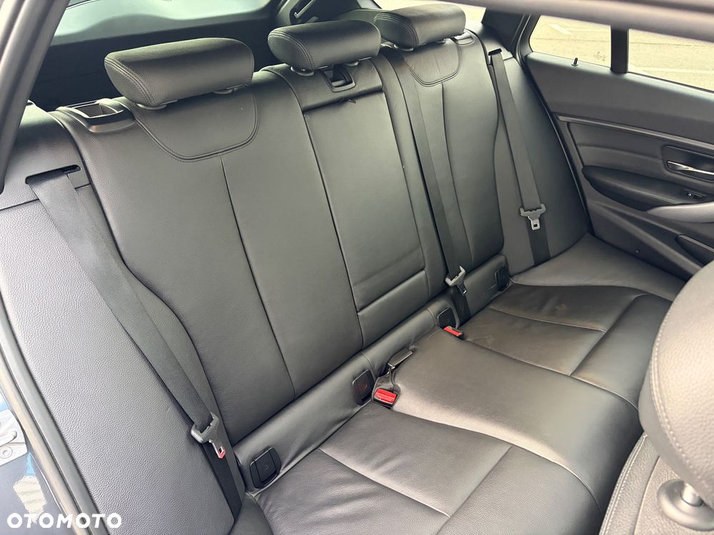 BMW Seria 3 335d xDrive M Sport - 23