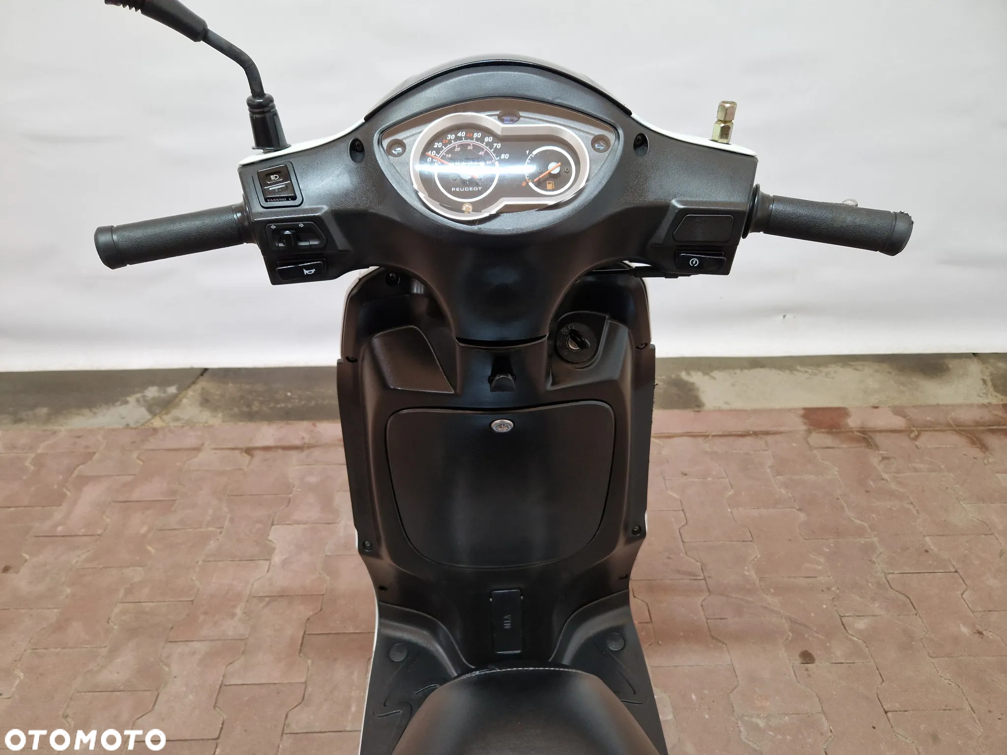 Peugeot Tweet - 26