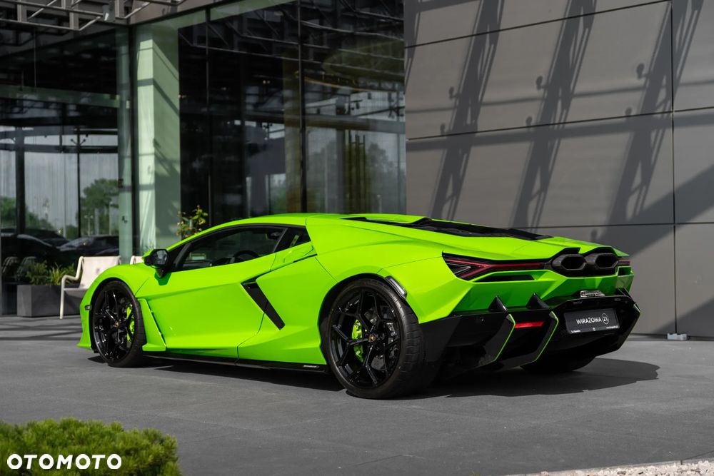 Lamborghini Revuelto - 4