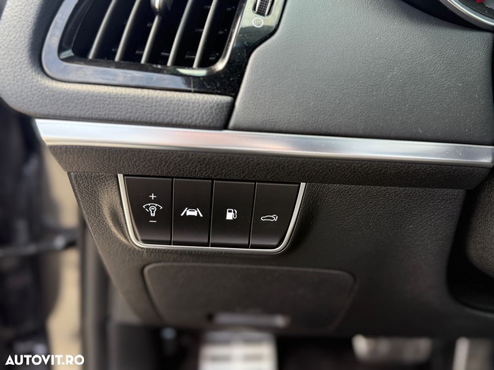 Kia Stinger 3.3 T-GDI 8AT AWD GT - 15