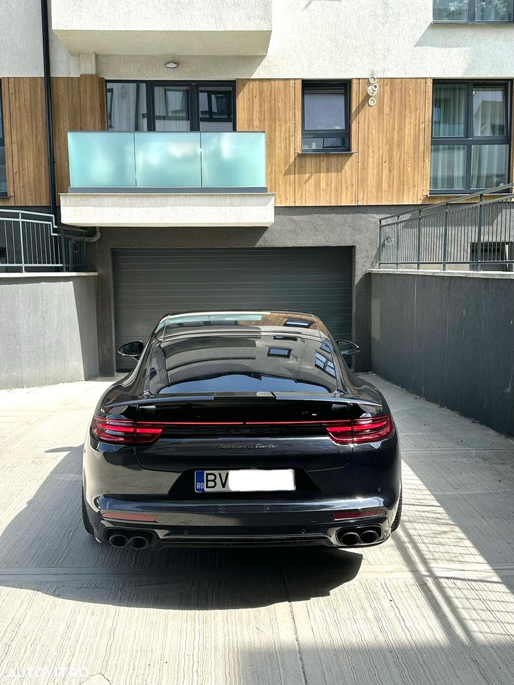 PORSCHE Panamera 2018