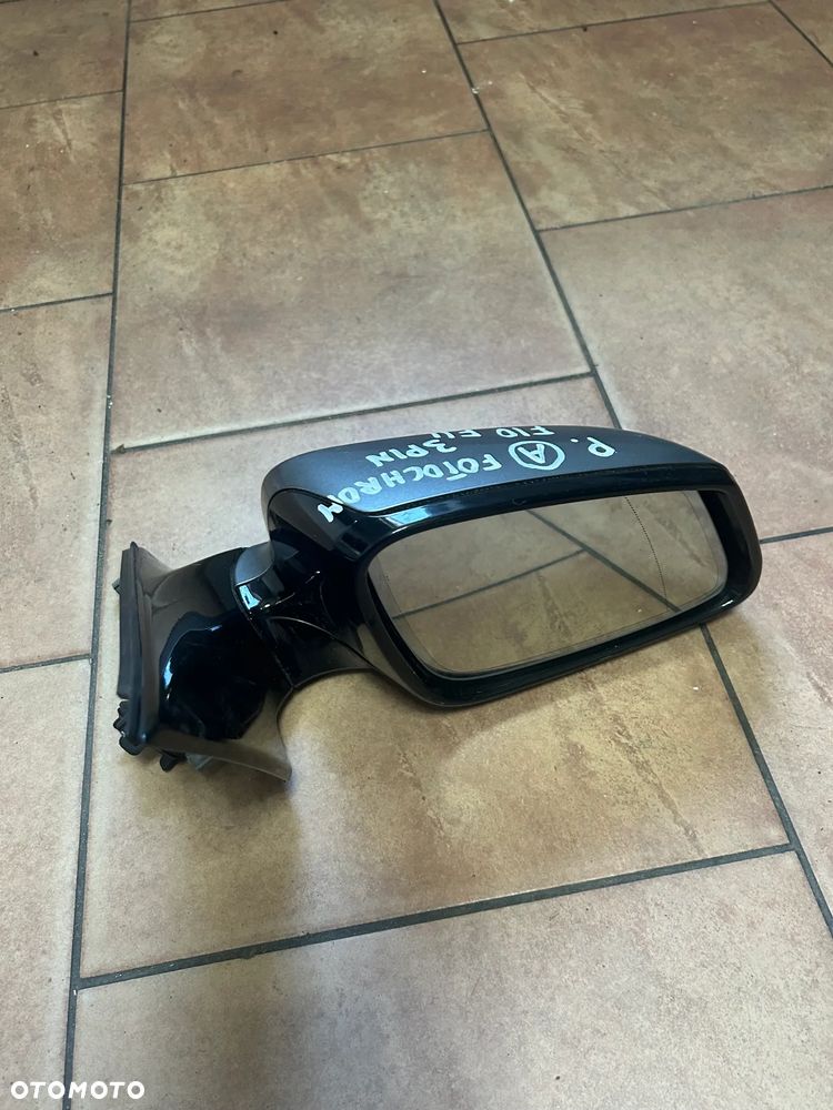 LUSTERKO BMW F10 F11 PRAWE ANGLIK FOTOCHROM 3PIN - 1
