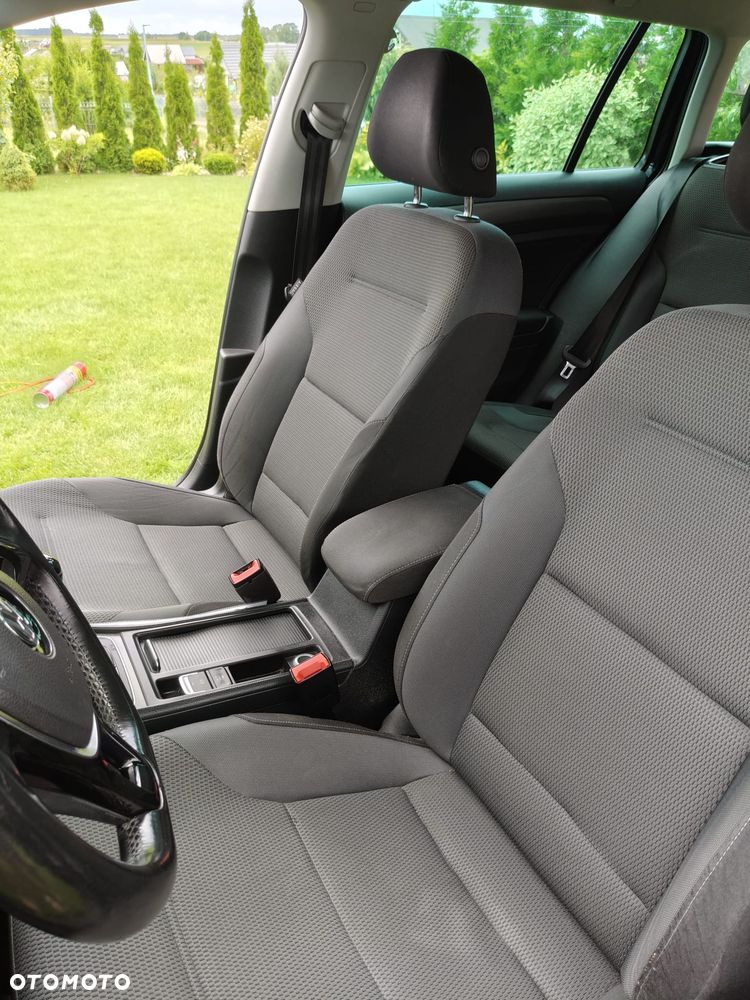 Volkswagen Golf - 24