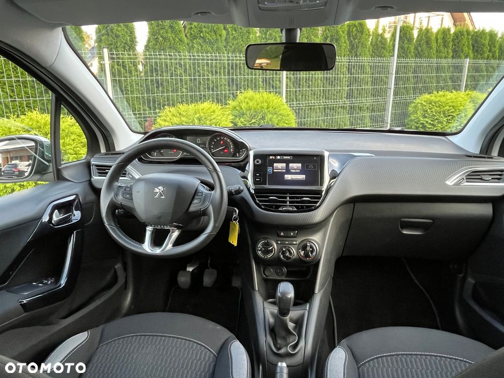 Peugeot 208 PureTech 82 Style - 9