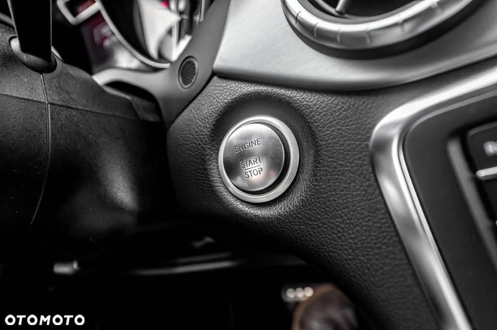 Mercedes-Benz CLA 250 4Matic 7G-DCT AMG Line - 34