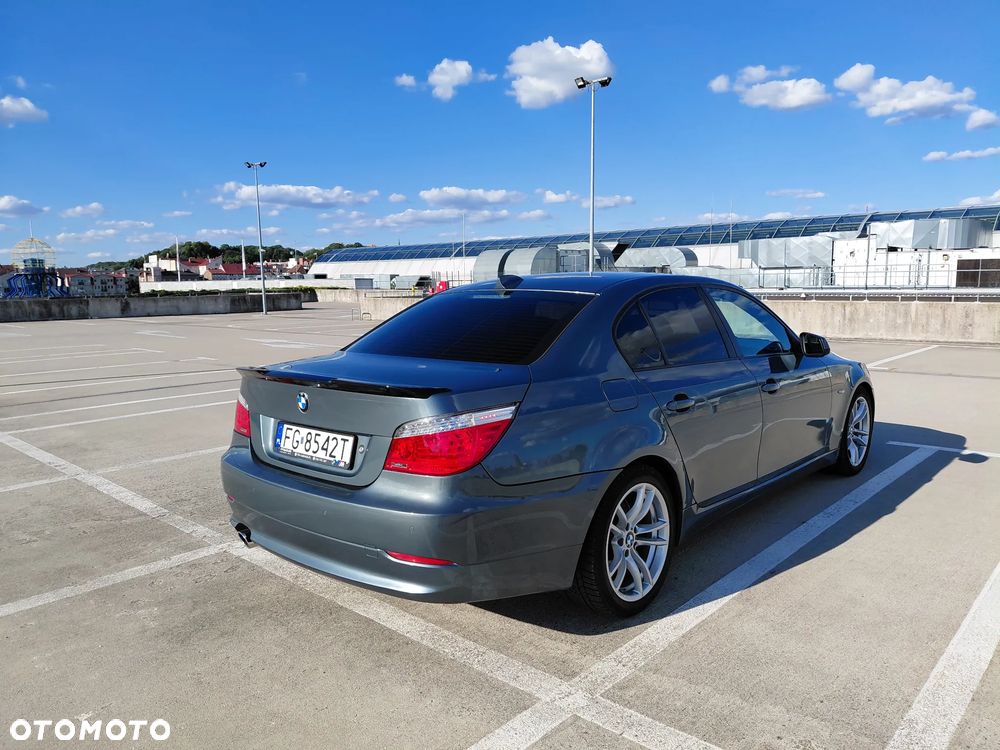 BMW Seria 5 520d Edition Sport - 15