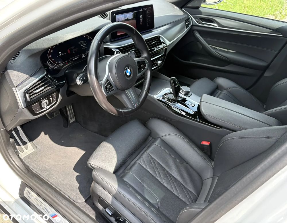 BMW Seria 5 520d xDrive MHEV M Sport sport - 9