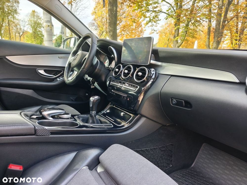 Mercedes-Benz Klasa C 200 Avantgarde - 24