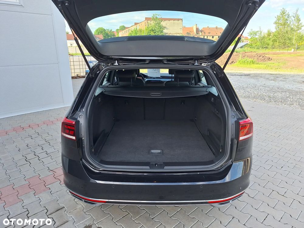 Volkswagen Passat - 14