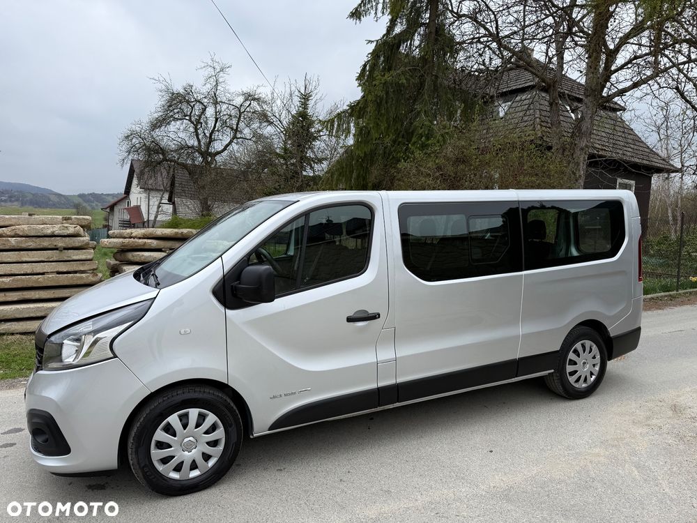 Volkswagen Caravelle - 32