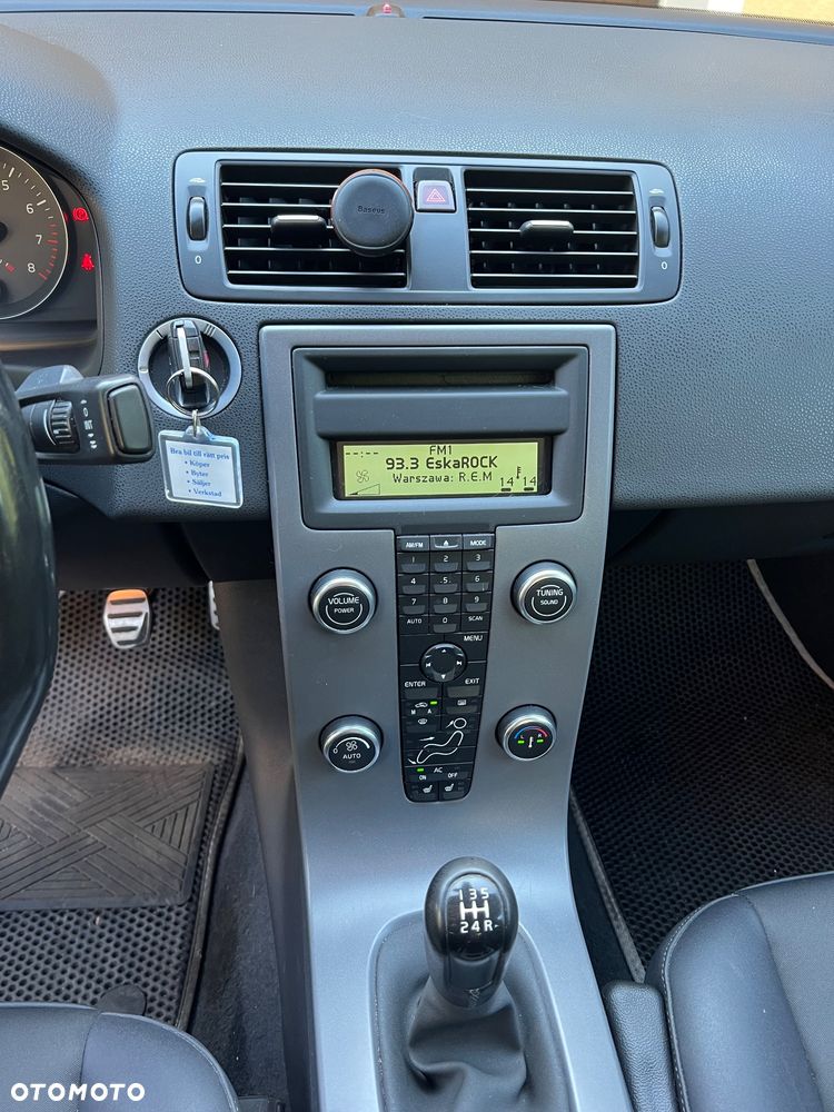 Volvo S40 1.8 - 16