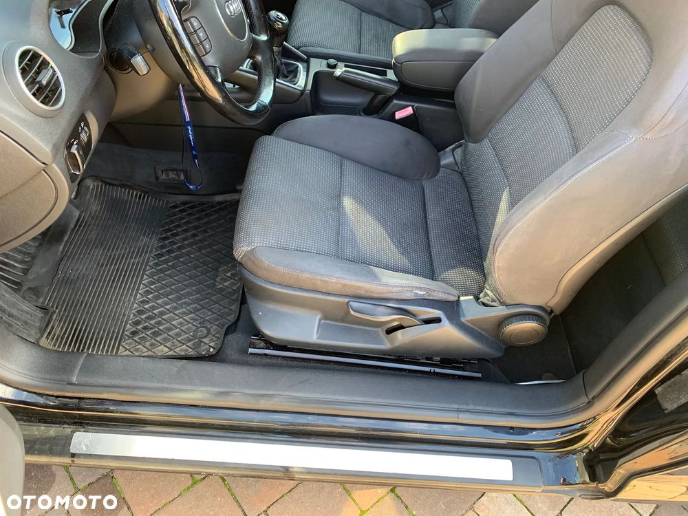 Audi A3 3-drzwiowe 2.0 FSI Attraction - 17