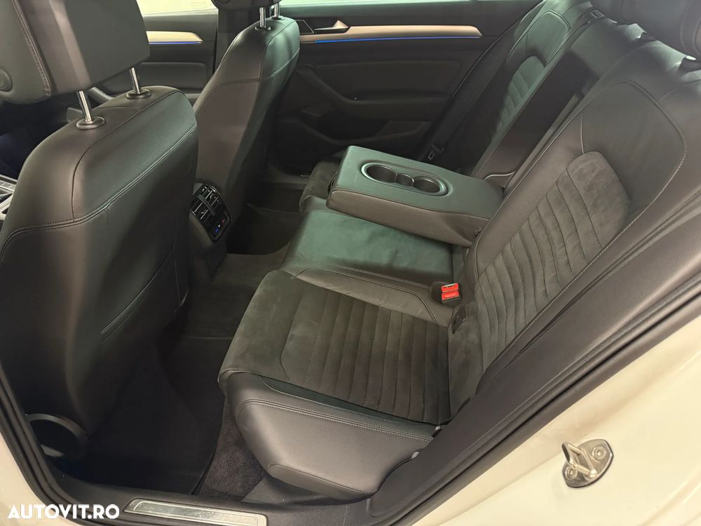 Volkswagen Passat - 12