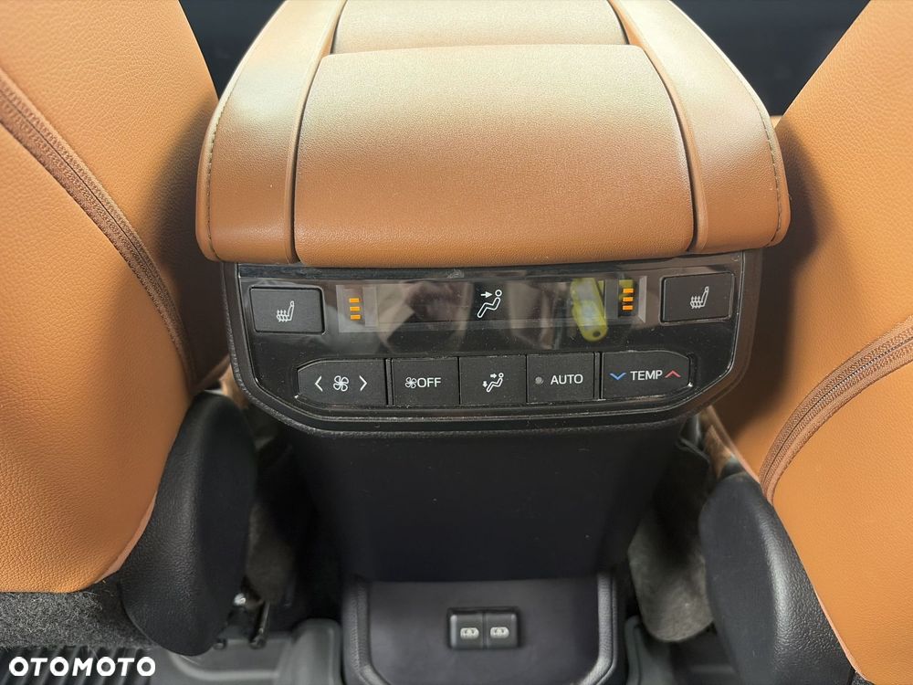 Toyota Highlander - 11
