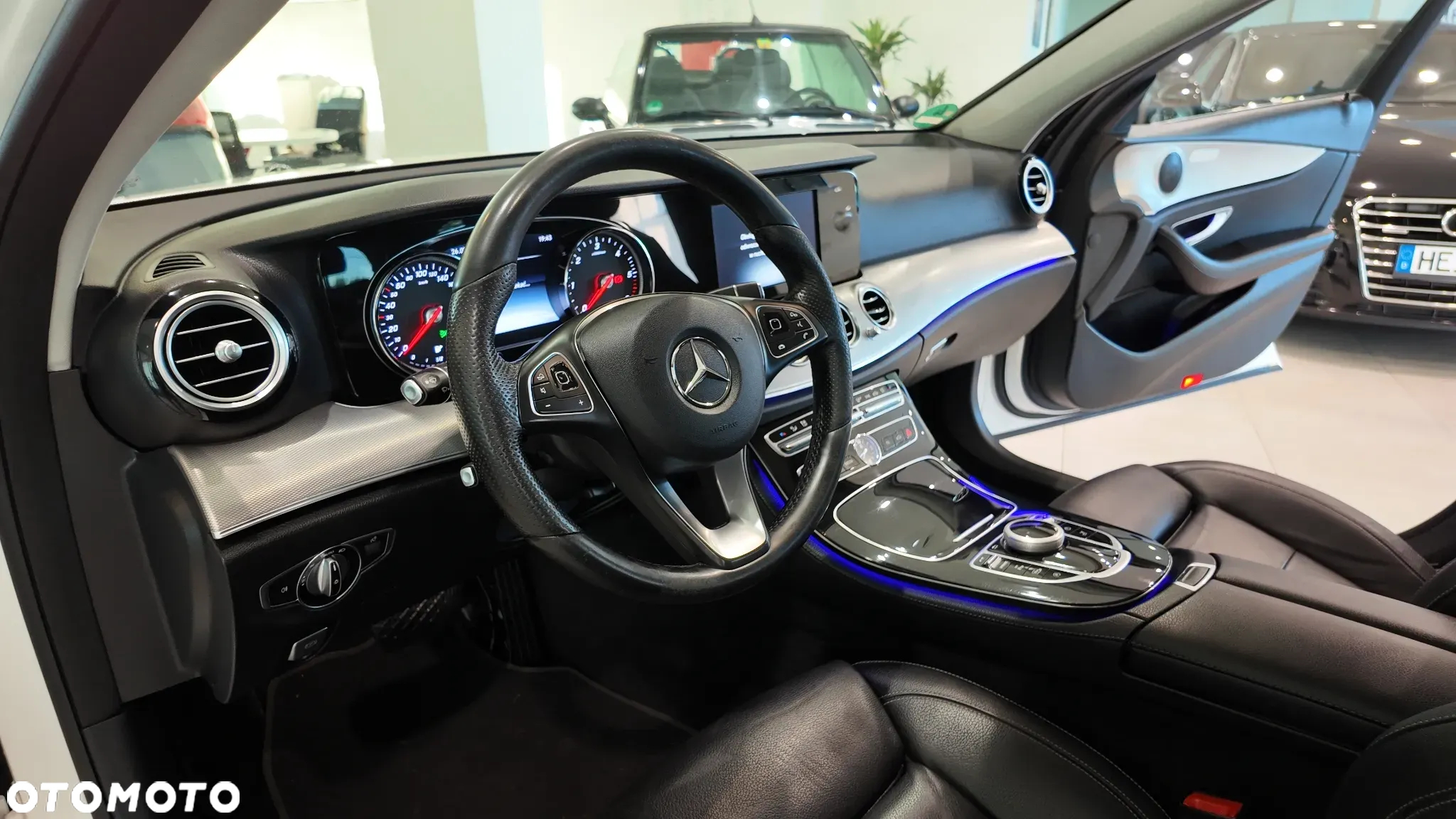 Mercedes-Benz Klasa E 220 d 4Matic T 9G-TRONIC Exclusive - 22