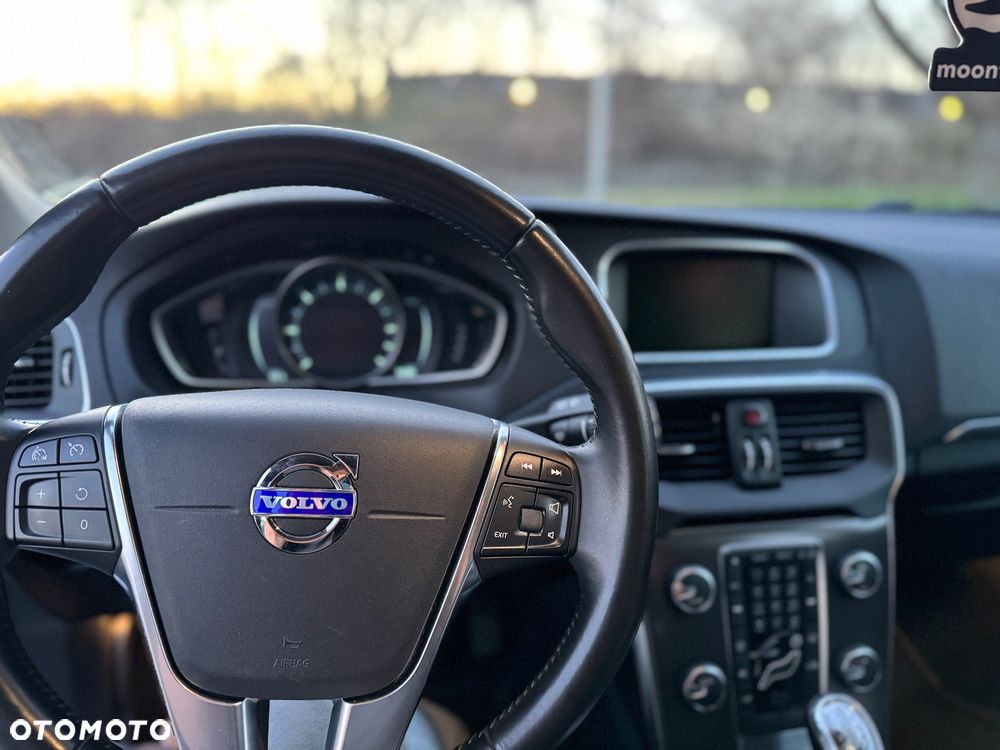 Volvo V40 D3 Momentum - 8