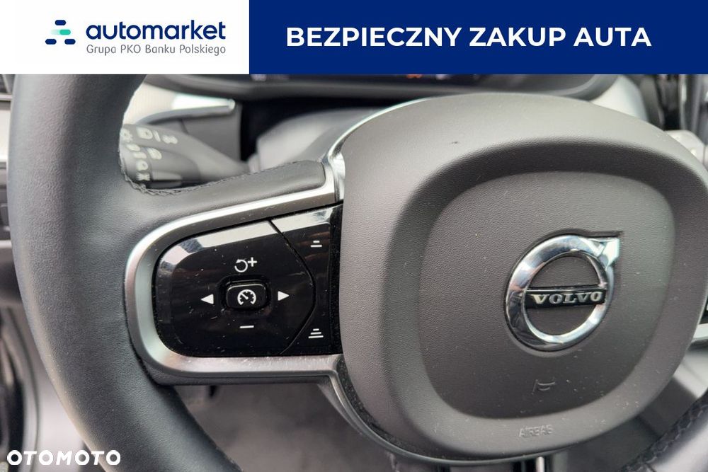 Volvo XC 60 B4 D Plus Dark - 17